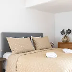 Spacious Norrebro For Groups & Families 아파트 *